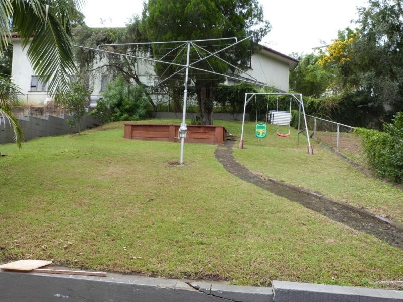 13 Cox Road, Windsor QLD 4030