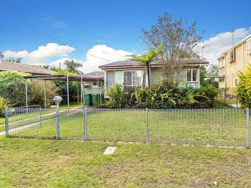 8 Blenheim Street, Strathpine QLD 4500