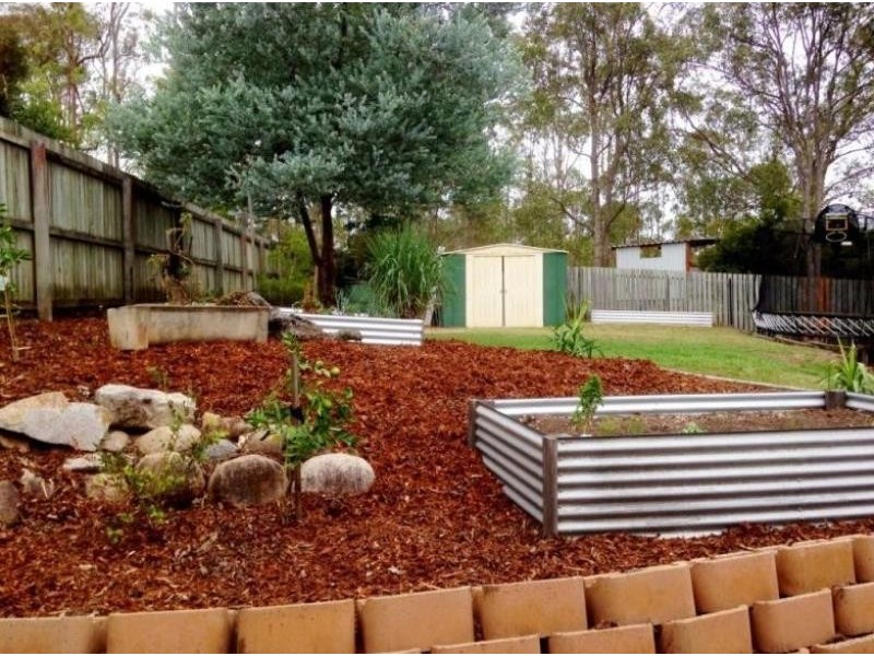 102 Rue Montaigne, Petrie QLD 4502