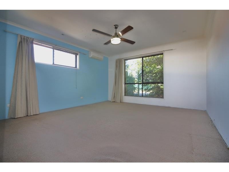 8 Livingstone St, Strathpine QLD 4500
