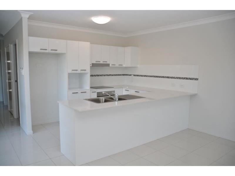 75B Braxlaw Cr, Dakabin QLD 4503