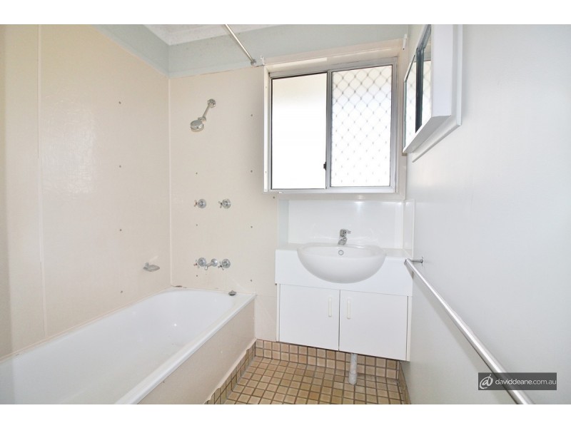 162 Morris Rd, Rothwell QLD 4022