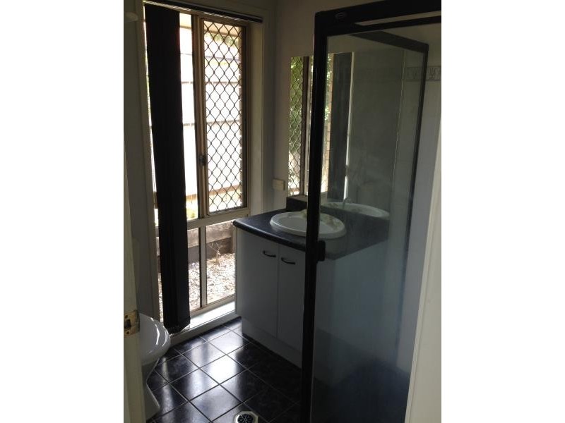 8 Mirrigan Ct, Petrie QLD 4502