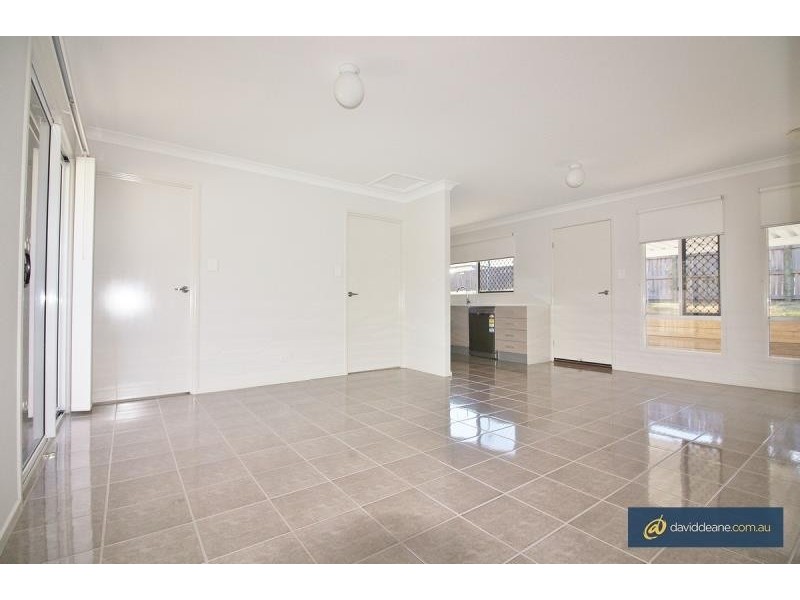11A Timbarra Ct, Petrie QLD 4502