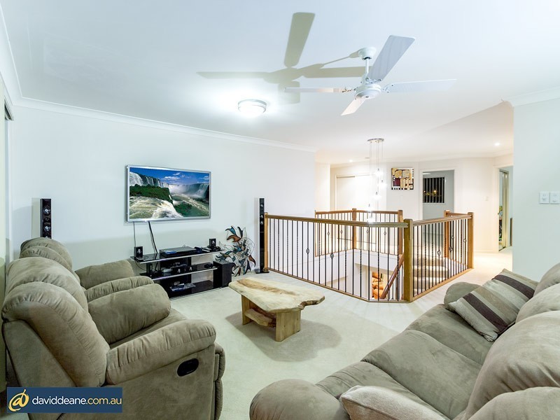 10 Hopkins St, Petrie QLD 4502