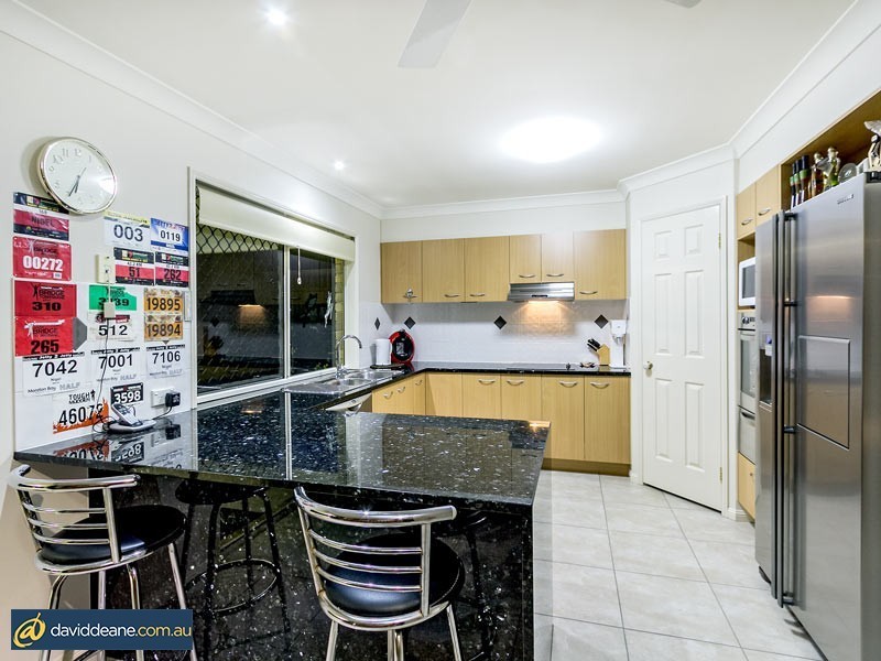 10 Hopkins St, Petrie QLD 4502