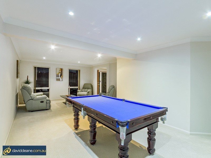 10 Hopkins St, Petrie QLD 4502