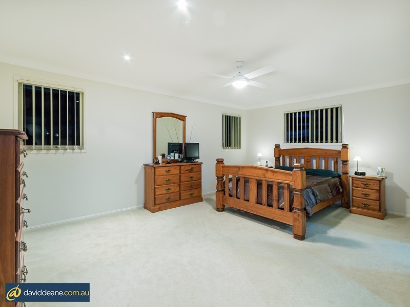 10 Hopkins St, Petrie QLD 4502
