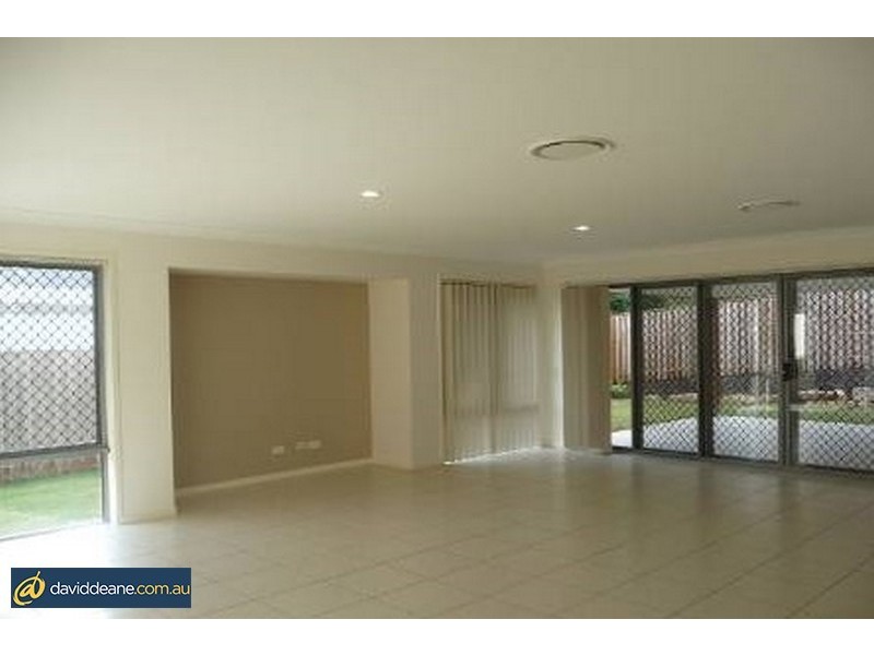 6 Caper White Court, Kallangur QLD 4503