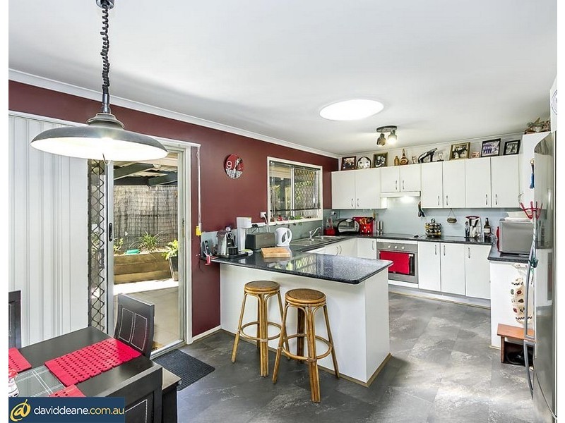 216 Marsden Rd, Kallangur QLD 4503