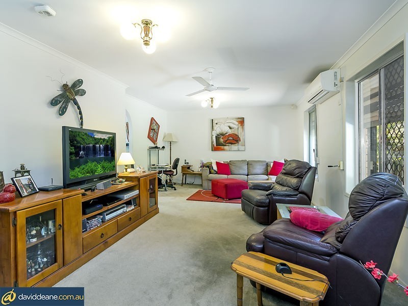 216 Marsden Rd, Kallangur QLD 4503