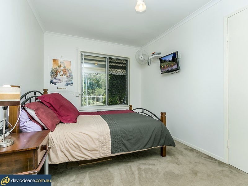 216 Marsden Rd, Kallangur QLD 4503