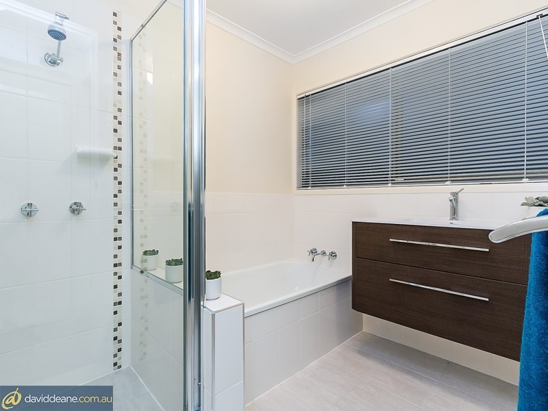 7 Styles Rd, Petrie QLD 4502