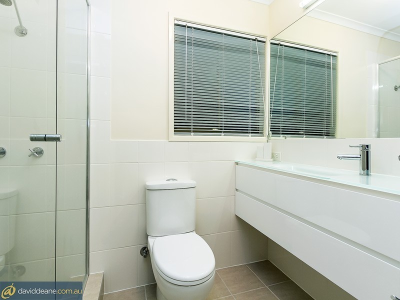 7 Styles Rd, Petrie QLD 4502