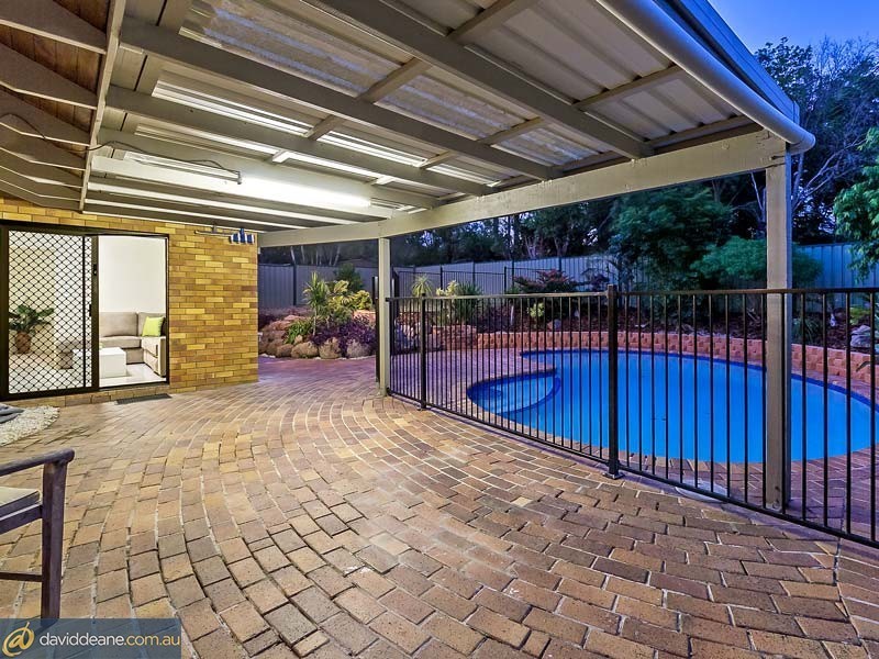 7 Styles Rd, Petrie QLD 4502
