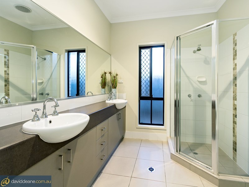 32 Gibbs St, North Lakes QLD 4509