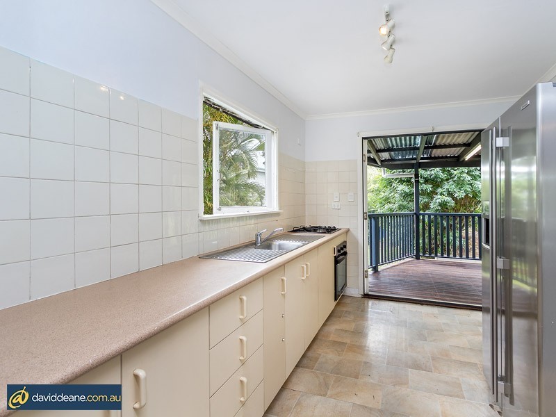 28 Crest St, Kallangur QLD 4503