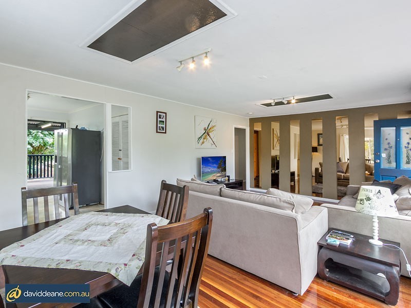 28 Crest St, Kallangur QLD 4503
