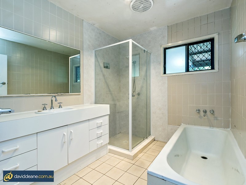 28 Crest St, Kallangur QLD 4503