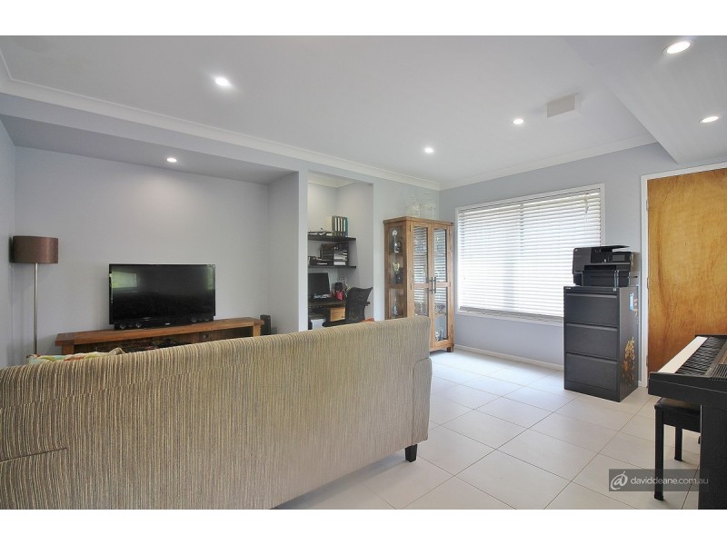 22 Tonnere Court, Eatons Hill QLD 4037