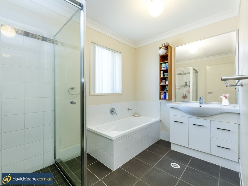 33 Water Street, Kallangur QLD 4503