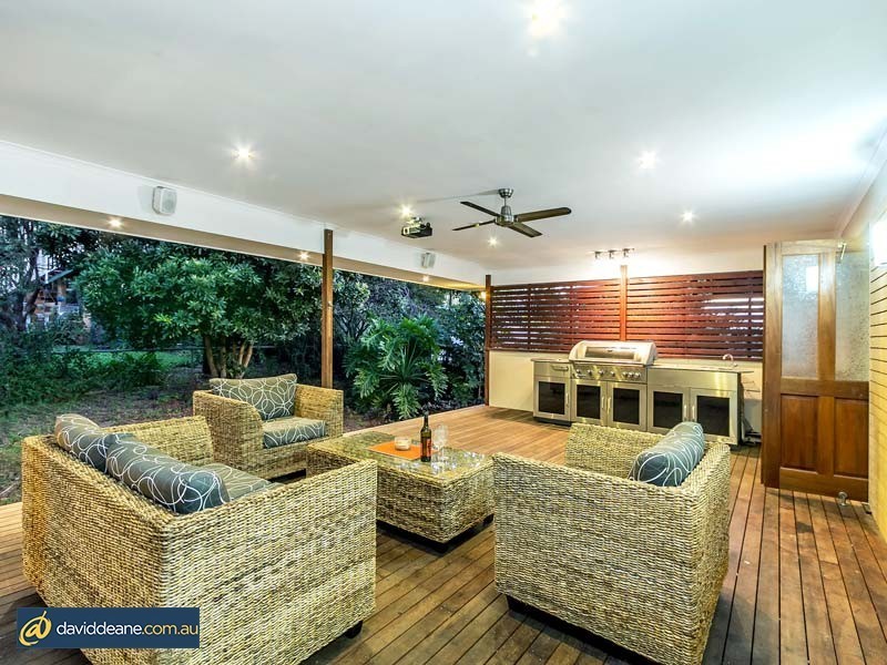 668 Robinson Rd, Aspley QLD 4034