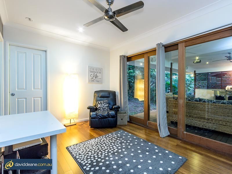 668 Robinson Rd, Aspley QLD 4034