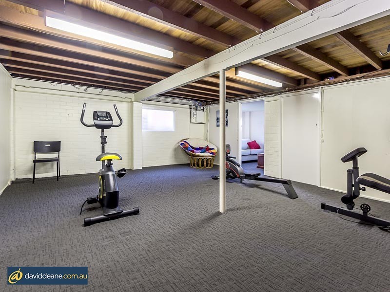 668 Robinson Rd, Aspley QLD 4034