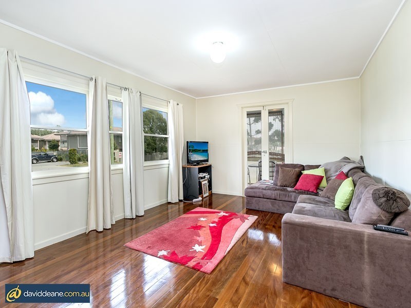 7 Florence St, Kallangur QLD 4503