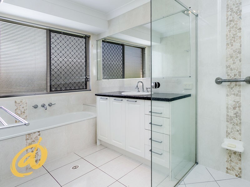 9 Mondial Dr, Warner QLD 4500