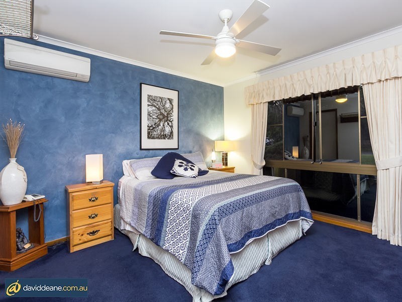 16 Deckle Rd, Petrie QLD 4502