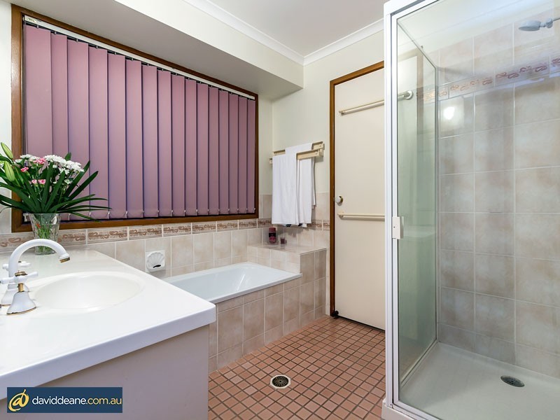 16 Deckle Rd, Petrie QLD 4502