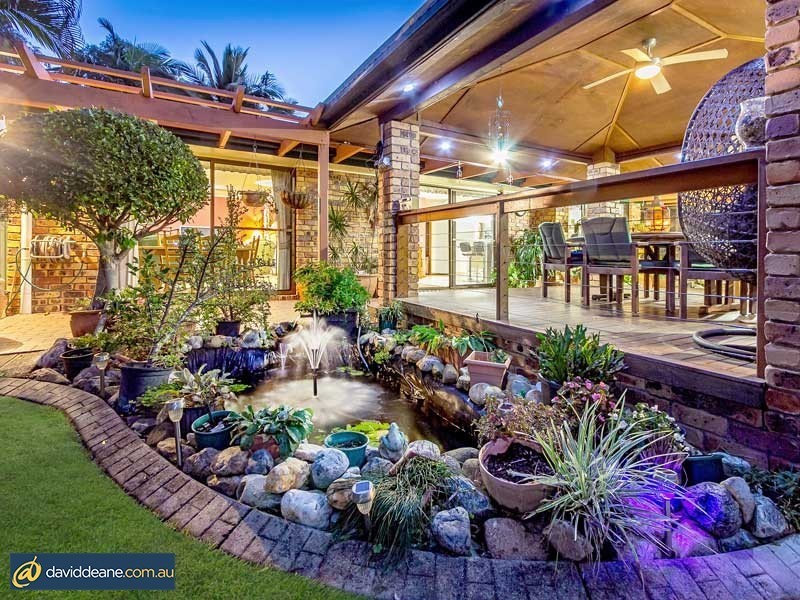 16 Deckle Rd, Petrie QLD 4502