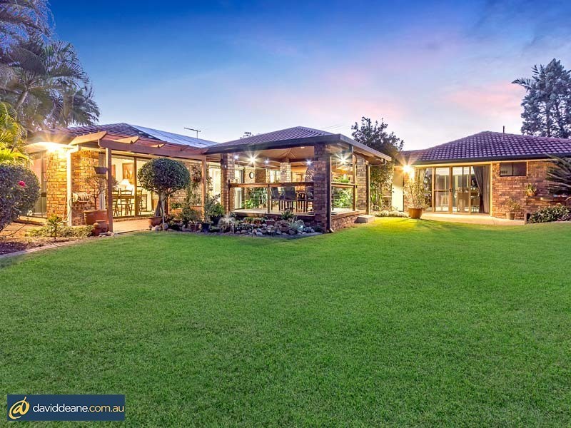 16 Deckle Rd, Petrie QLD 4502