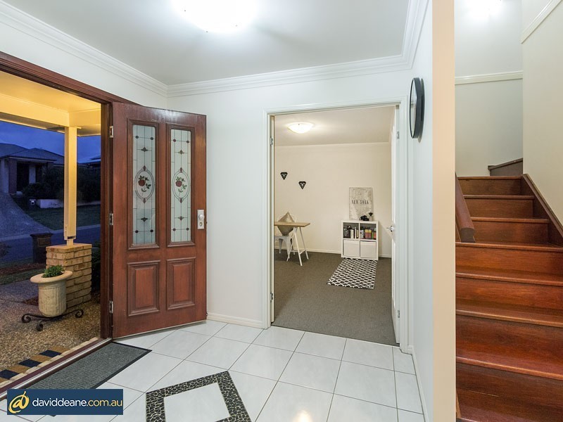 32 Castlewellan Cct, Warner QLD 4500