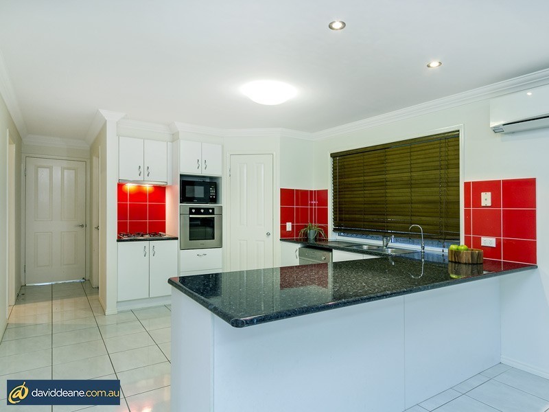 32 Castlewellan Cct, Warner QLD 4500