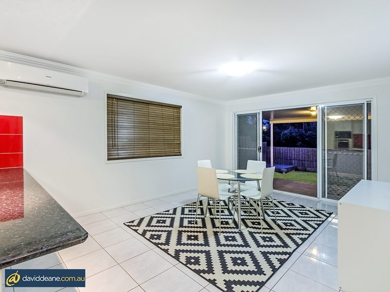 32 Castlewellan Cct, Warner QLD 4500
