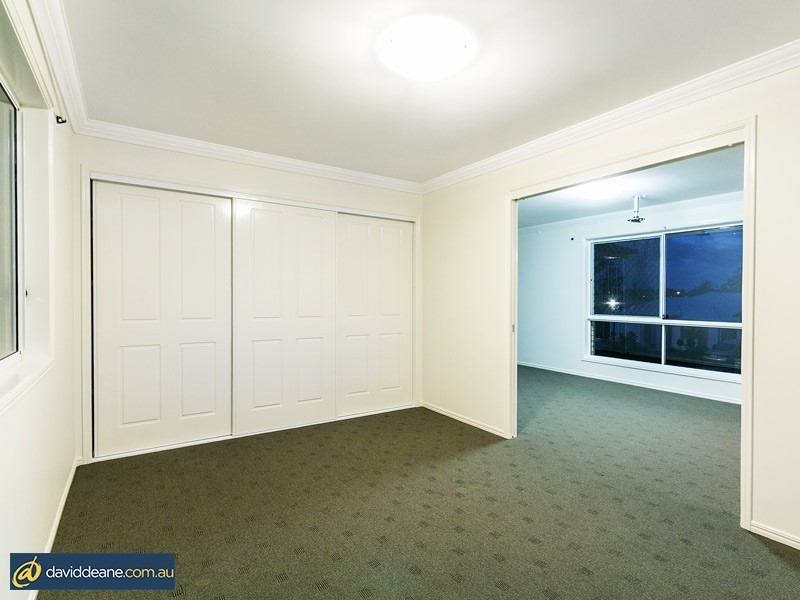 32 Castlewellan Cct, Warner QLD 4500