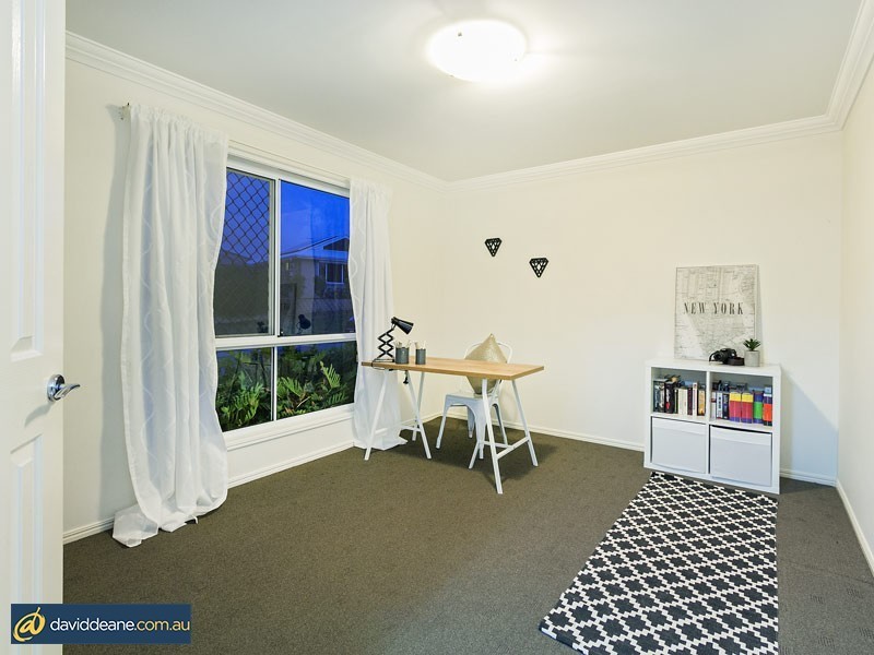 32 Castlewellan Cct, Warner QLD 4500