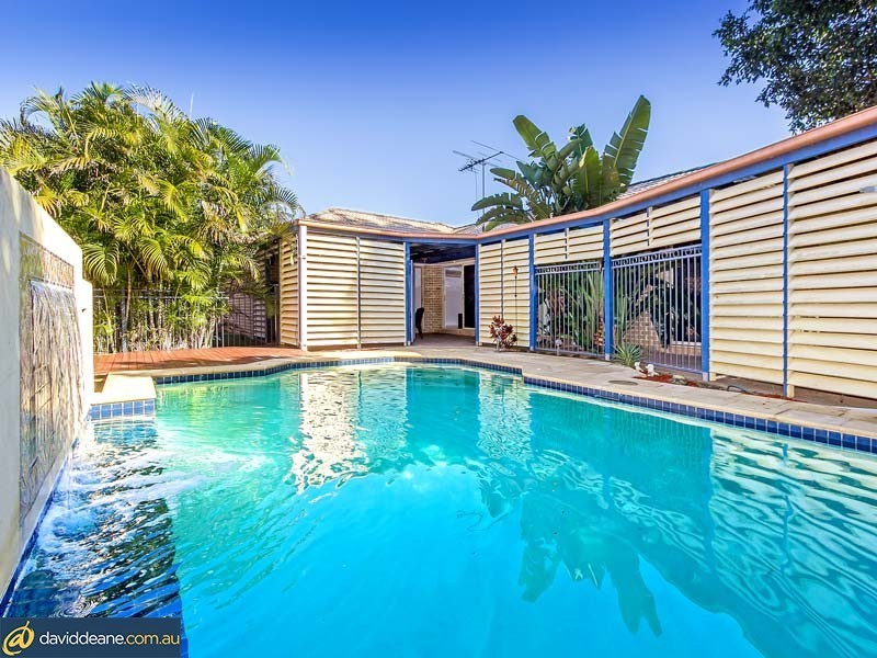 8 Timbarra Ct, Petrie QLD 4502