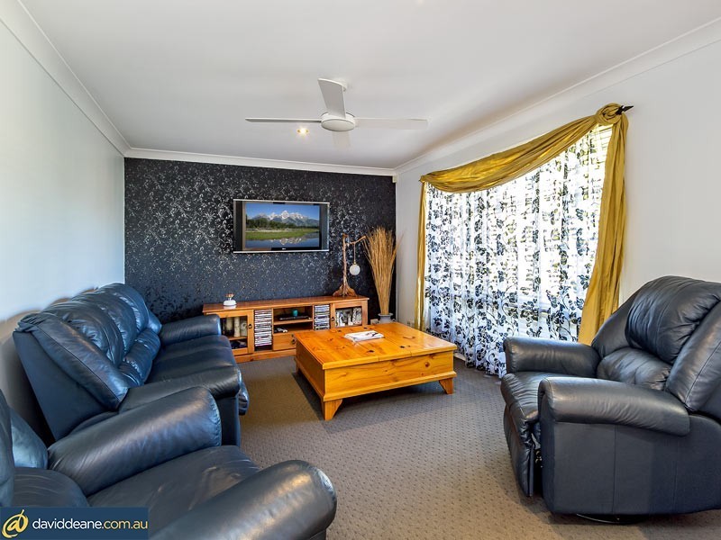 8 Timbarra Ct, Petrie QLD 4502