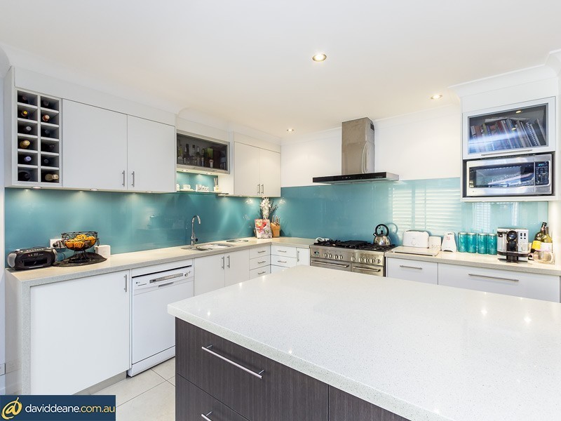 8 Timbarra Ct, Petrie QLD 4502