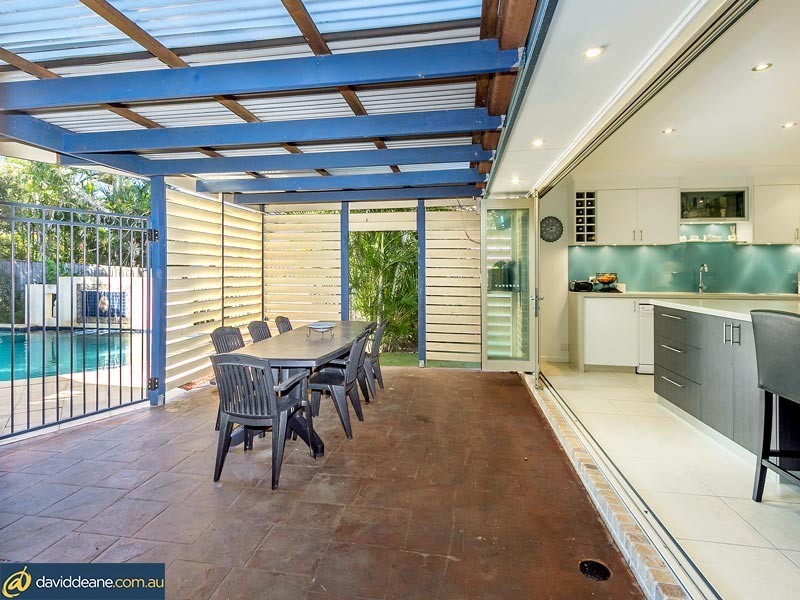 8 Timbarra Ct, Petrie QLD 4502