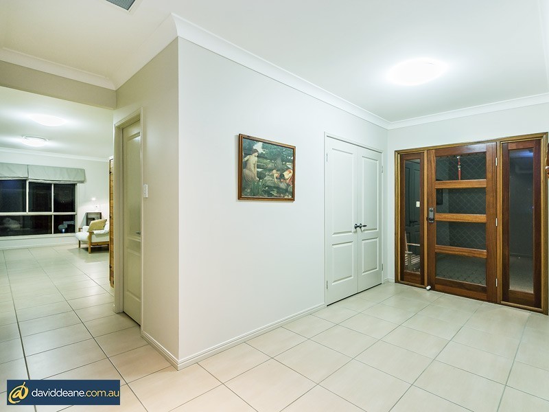 20 Lawson Close, Petrie QLD 4502