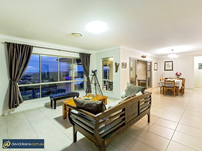20 Lawson Close, Petrie QLD 4502