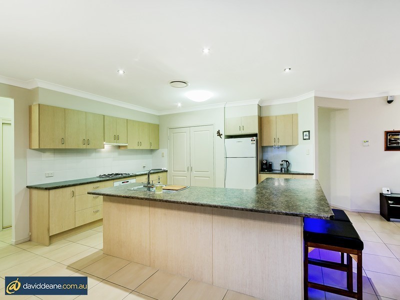 20 Lawson Close, Petrie QLD 4502