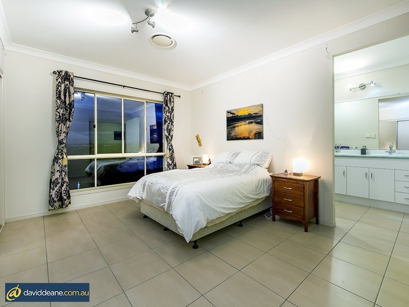 20 Lawson Close, Petrie QLD 4502