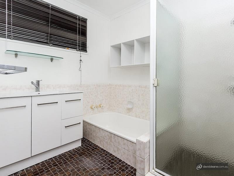 28 Windrest St, Strathpine QLD 4500