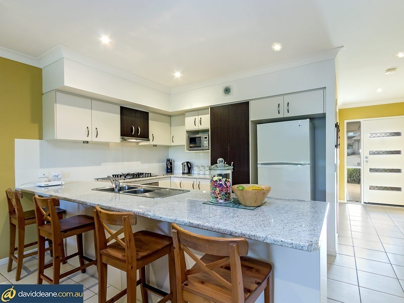 17/73 Glass House Cct, Kallangur QLD 4503