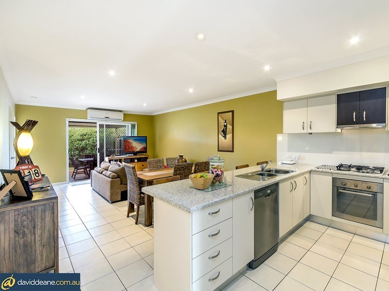 17/73 Glass House Cct, Kallangur QLD 4503